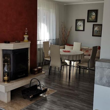 Апартамент При Рени Kopriwschtiza Exterior foto