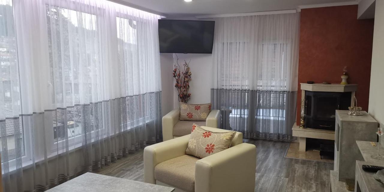 Апартамент При Рени Kopriwschtiza Exterior foto